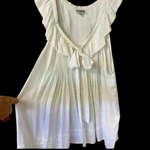 Women's Sleeveless Feminine White Flowy top large Escapada